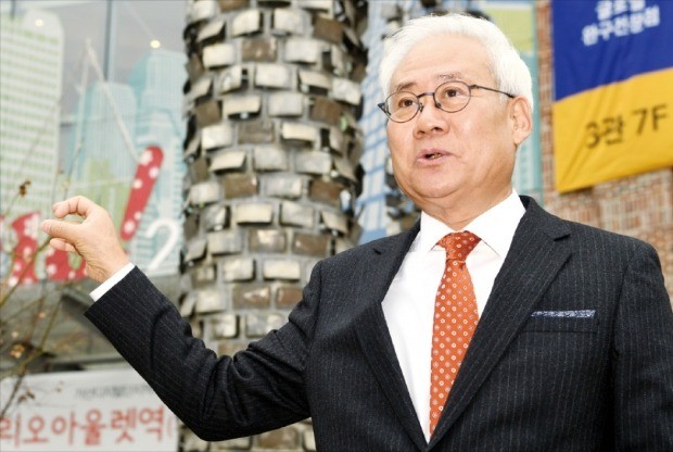 한경인터뷰 한국 아울렛의 아버지 홍성열 마리오아울렛 회장 | 한국경제